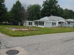 151 N 10th St, Hamilton, IL 62341