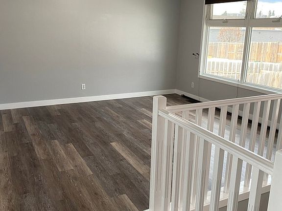 2nd image of 128 Whitehill Pl NE