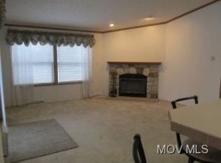 1040 Gantsville Rd, Little Hocking, OH 45742