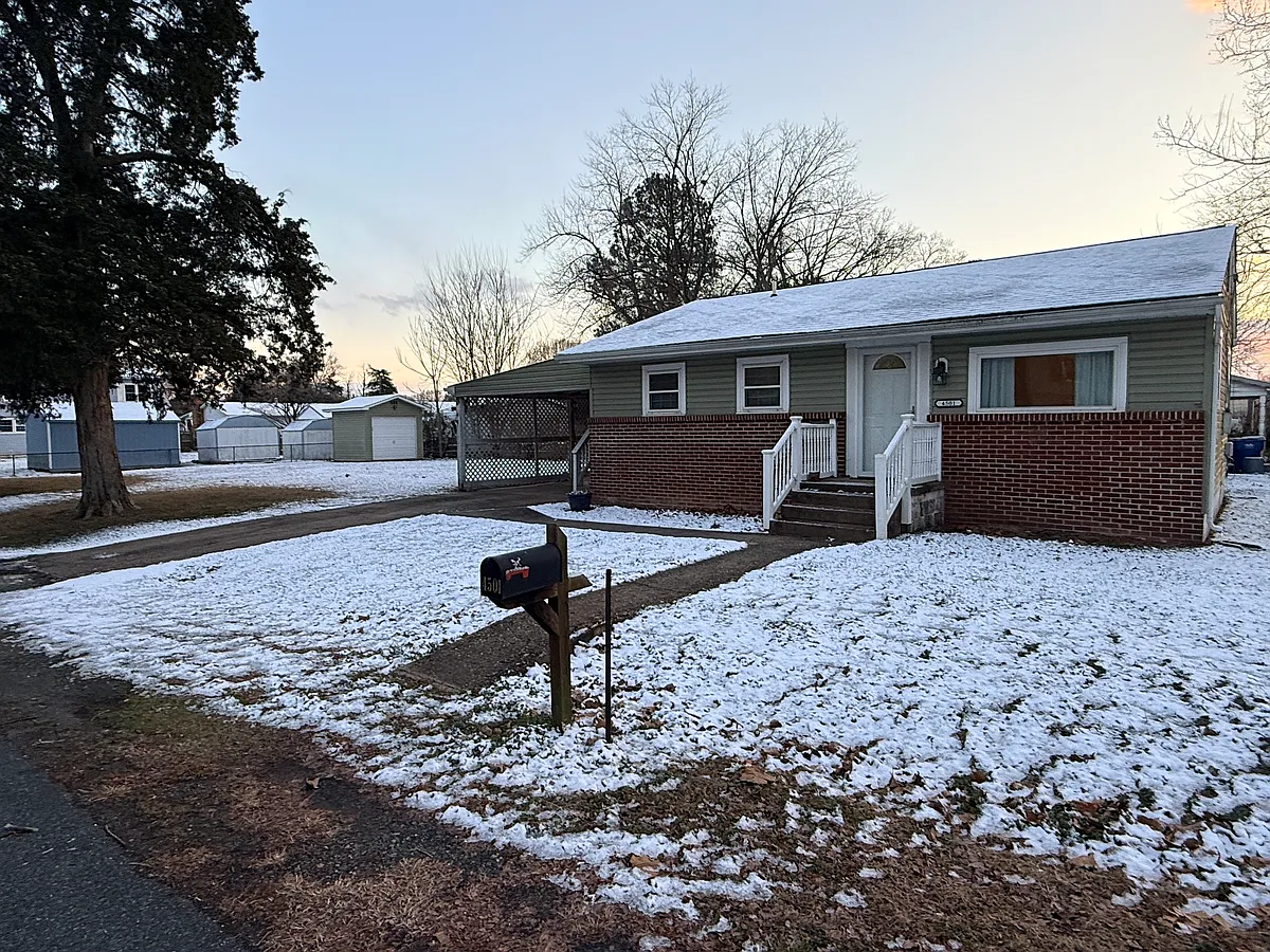 Photo 1 of 11 - 4501 Greenfield Dr - Fredericksburg, VA Primary Photo - 4501 Greenfield Dr