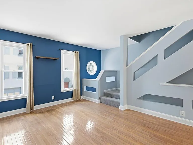 856 Saint Charles Ave NE #8 — Photo 3