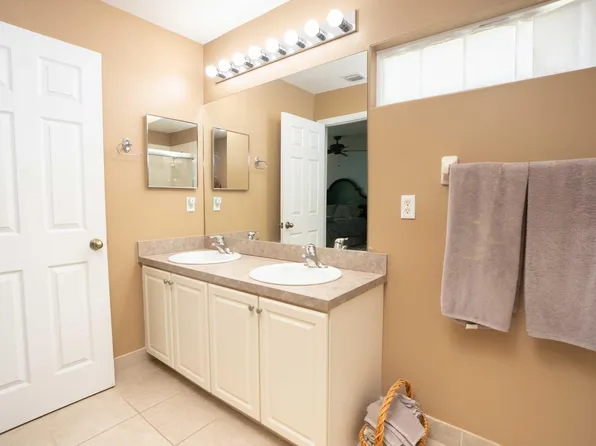 4712 SE Duval Drive, Stuart, FL 34997