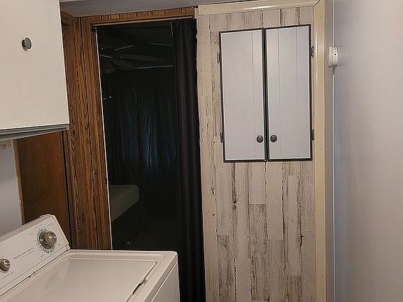 3rd image of 309 Grimes Dr