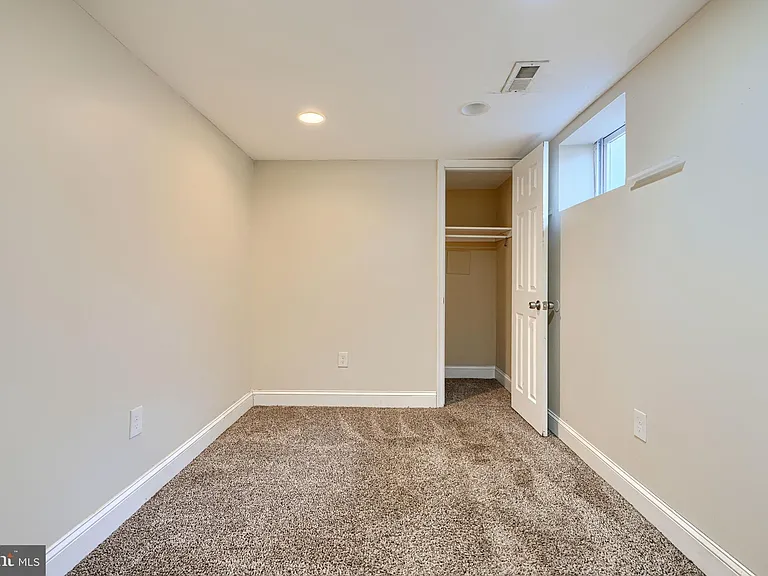 6110 Everall Ave — Photo 22