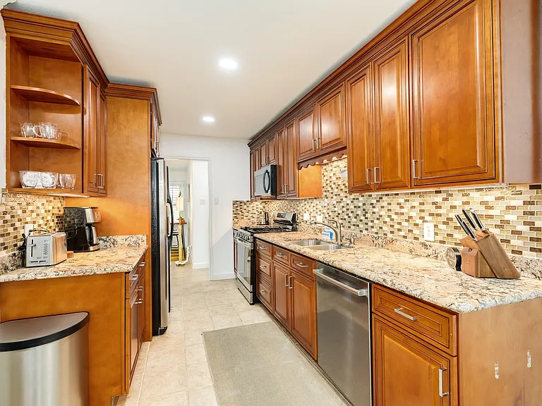 105 Marlin Ave — Photo 11