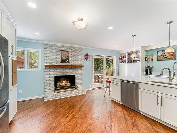 3rd image of 105 Cedarwood Dr