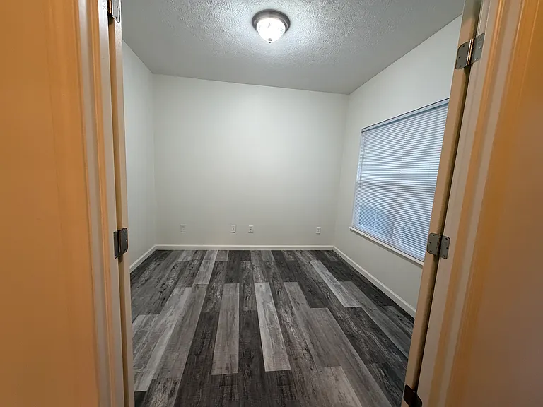 3229 Rossmore Cir — Photo 21