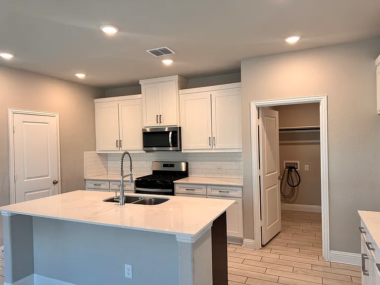 804 Sicily Blvd — Photo 5