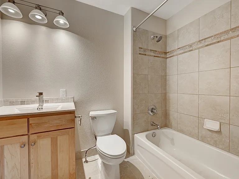 En-suite bathroom in bedroom 3