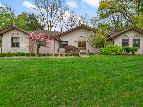 6910 Montgomery Dr, Shelby Township, MI 48316
