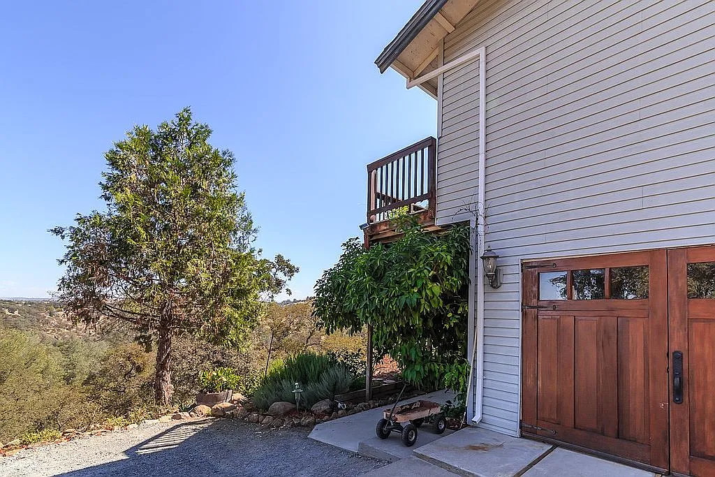 6022 Crosel Ct photo 1
