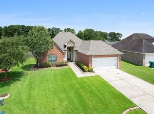 25924 Willow Wood St, Denham Springs, LA 70726