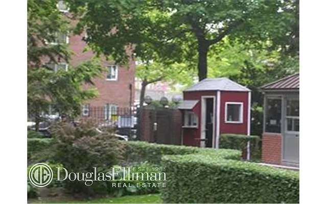 Sold by Douglas Elliman | media 10