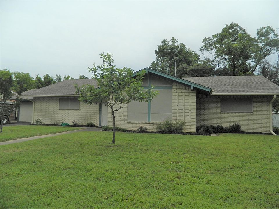 1st image of 1371 N Rose Dr
