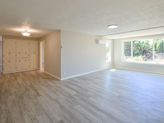 4th image of 1035 NW 20th St