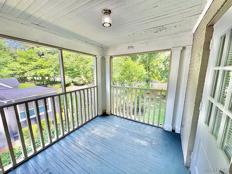 440 E Fairview Ave — Photo 27
