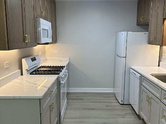 3rd image of 1618 Division St #20