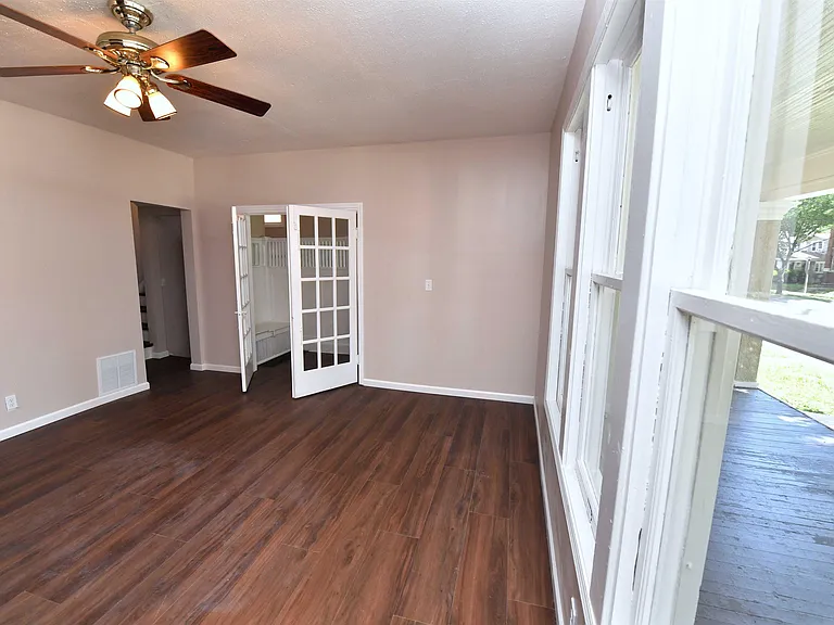 1027 N University St — Photo 11