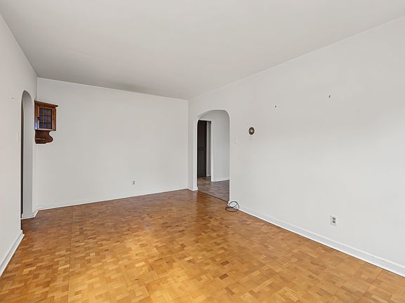 5th image of 1120 E 6th Ave