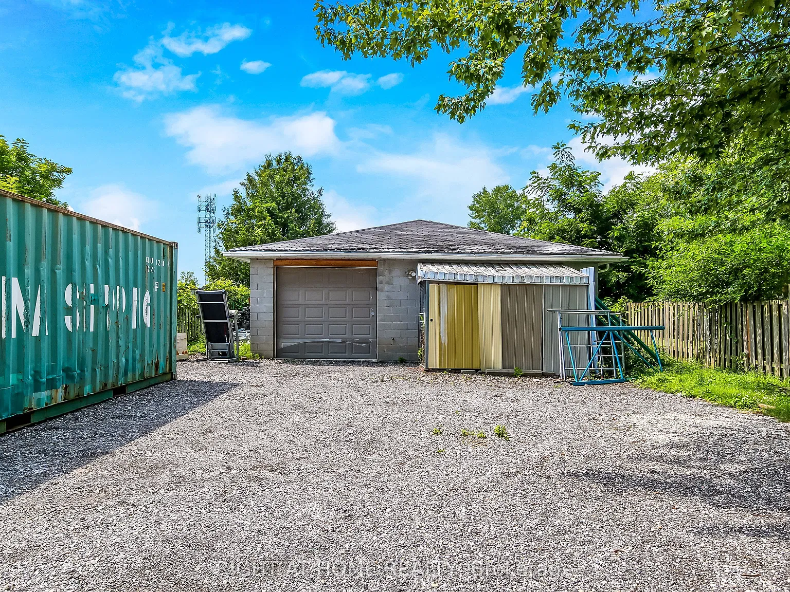 3 bed, $2,395 — Photo 4