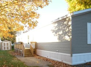 122 Brookside Mnr, Goshen, IN 46526