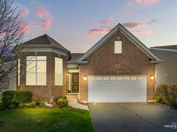 3857 Double Eagle Dr, Elgin, IL 60124