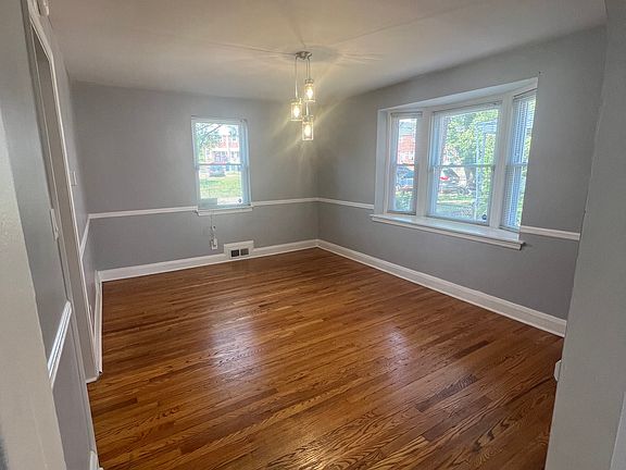 4th image of 5738 Edgepark Rd