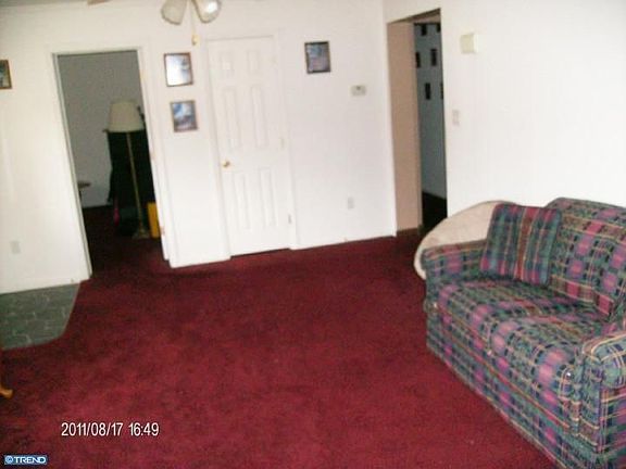 5th image of 105 W Milby St