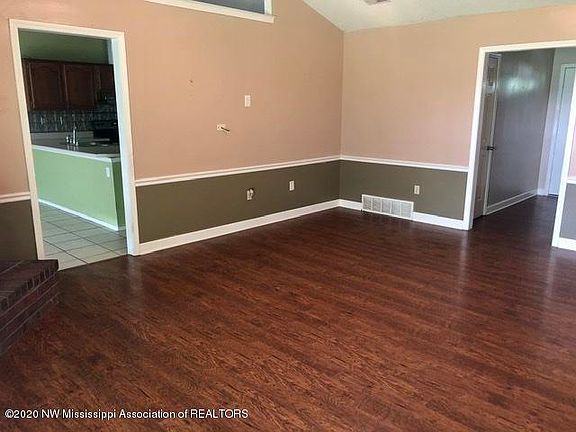 3rd image of 3420 Bayberry Dr