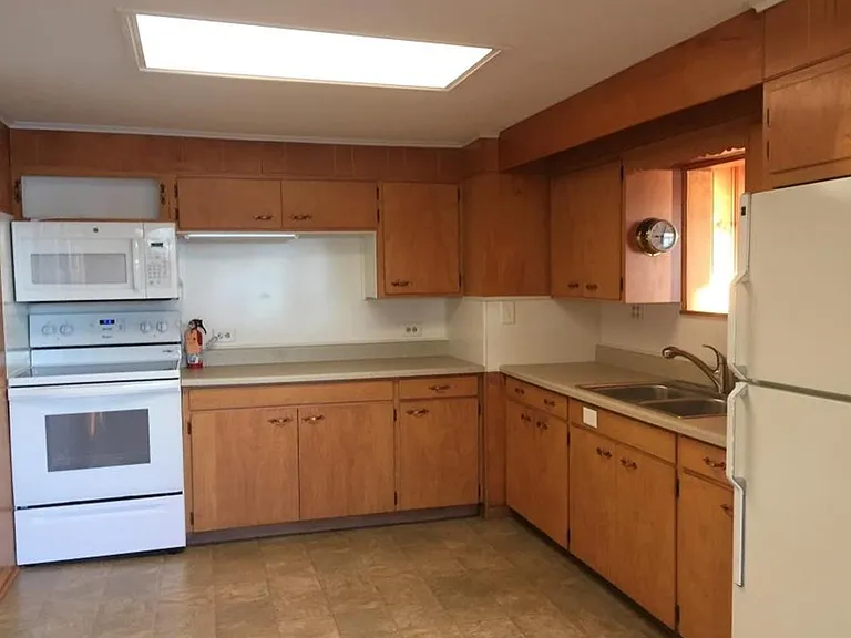 39 Windemere Rd — Photo 6
