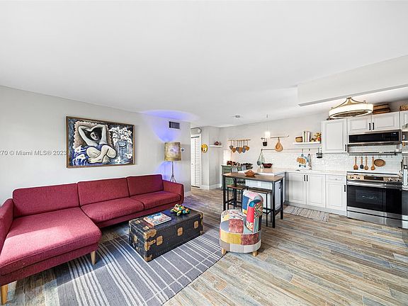 2nd image of 1614 West Ave APT 306