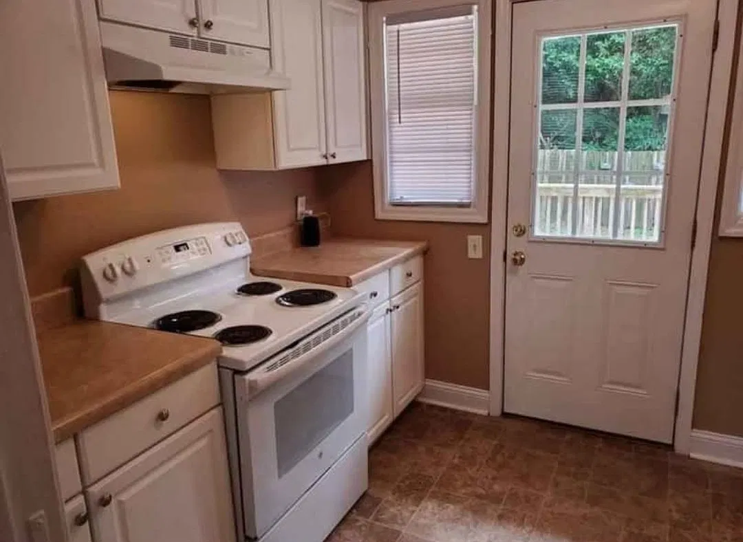 1807 Robin Rd — Photo 4