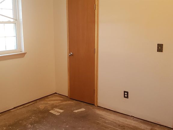 3rd image of 180219 Larue Dr