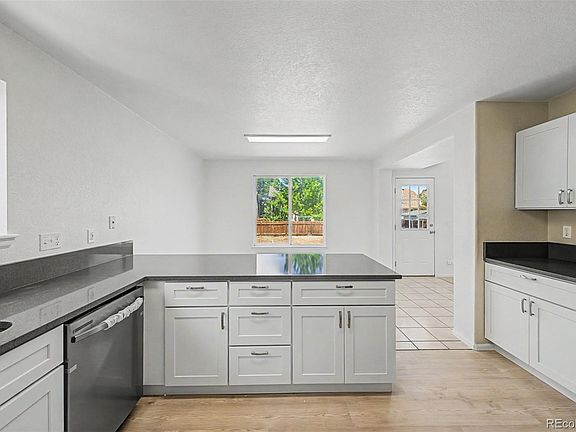 4th image of 405 W 116th Avenue