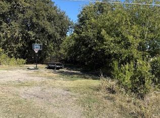 800 Arnold Dr, Bartlett, TX 76511