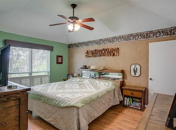 3rd image of 1545 Autumn Breeze Ln