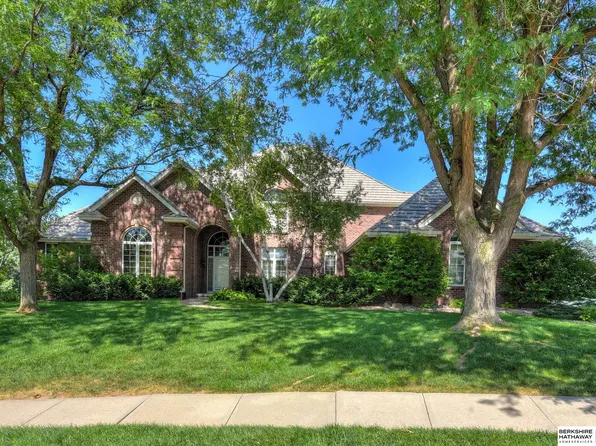 829 N 133rd St, Omaha, NE 68154