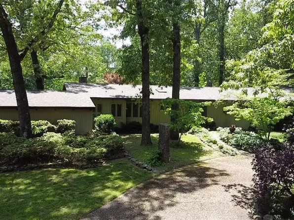 2706 Inwood Dr, Harrison, AR 72601