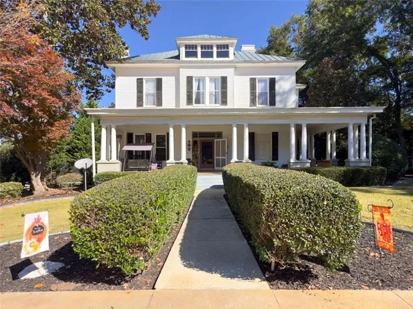 225 N Indian Springs Dr, Forsyth, GA 31029