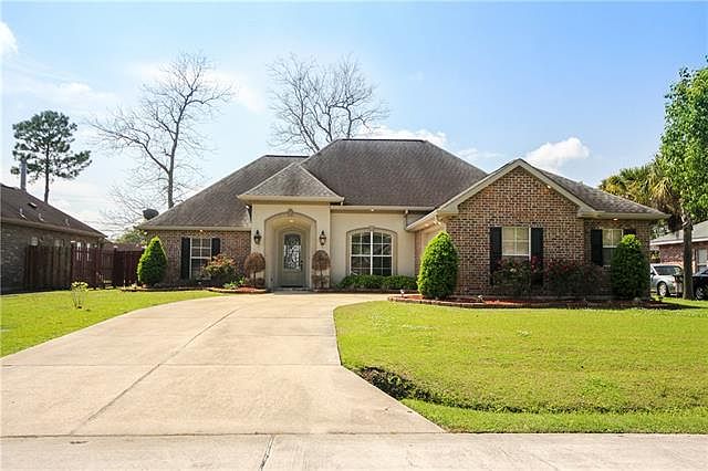 1st image of 127 Riverwood Dr