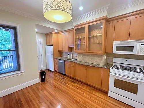 222 River St #1 Photo 1