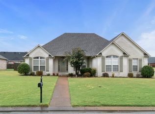 5 Amber Oaks Cv, Jackson, TN 38305
