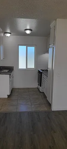 655 S Webster Ave #9 Photo 1