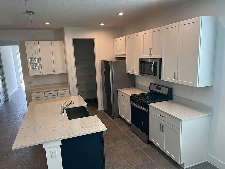 12800 SW Eleanor Dr — Photo 10