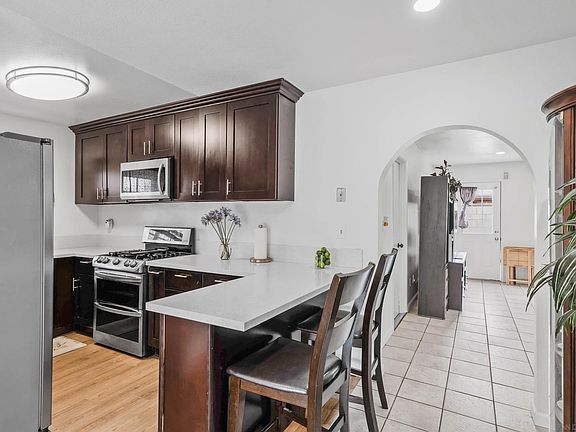 3rd image of 3832 Gatty St