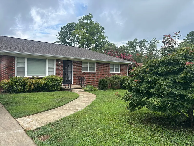 1805 Stevens Dr NE — Photo 10