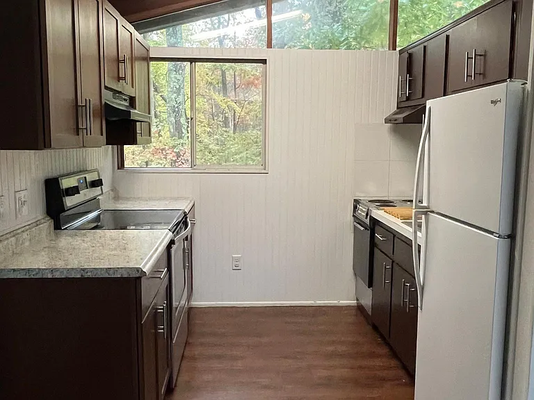 1924 Hemlock Farms — Photo 30