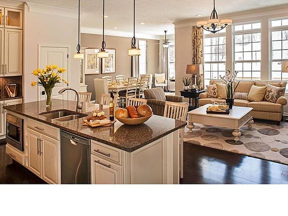 3rd image of 560 Surrey Dr