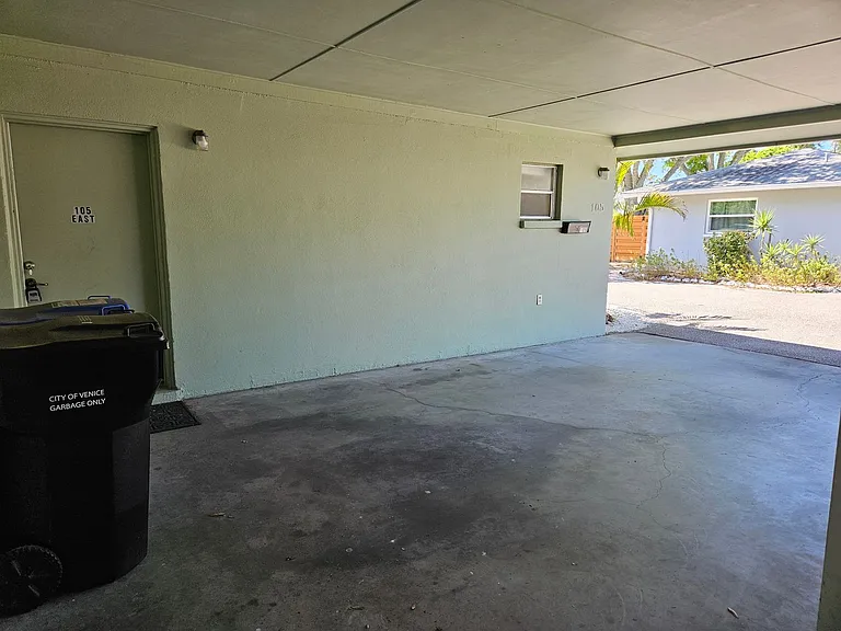 105 Base Ave E — Photo 28