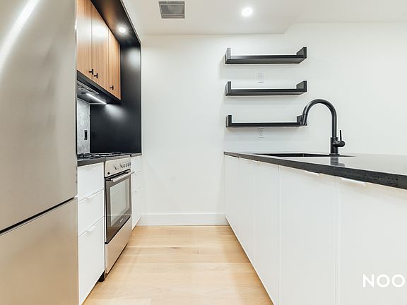 5th image of 1901 10th Ave #3L